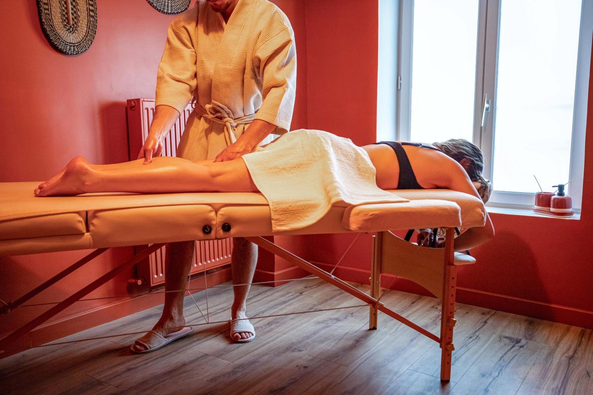 50 Nuances D'Amour - Jacuzzi / Massage / Cinema Moirans Eksteriør billede